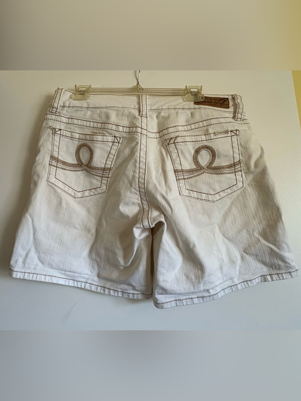 Seven7 White Denim Shorts with Contrast Stitching - Picture 5 of 5